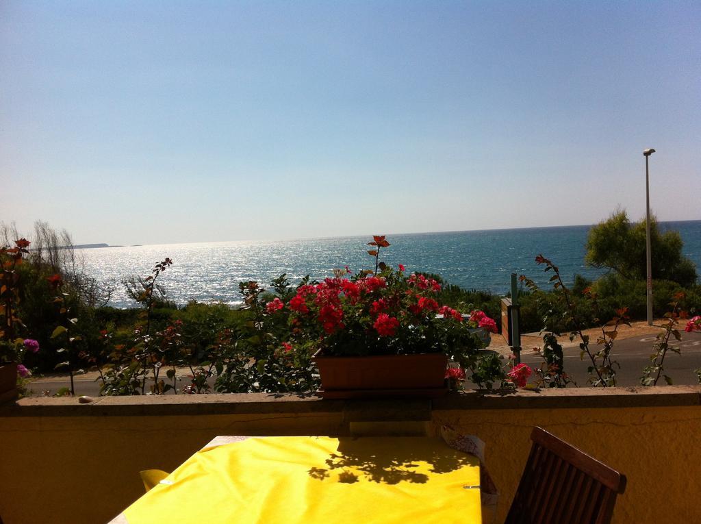 Bed and Breakfast Torre Del Pozzo S'Archittu Exterior foto